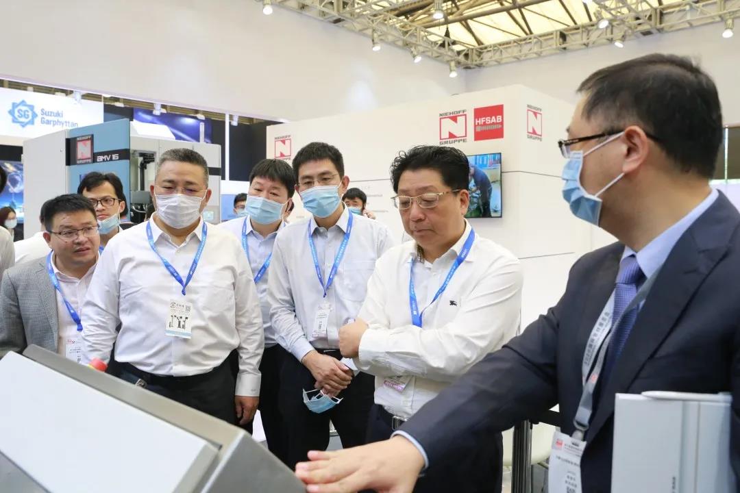 堅(jiān)持“走出去”“引進(jìn)來(lái)” 持續(xù)打造以市場(chǎng)為導(dǎo)向、產(chǎn)學(xué)研結(jié)合的線纜科技創(chuàng)新體系